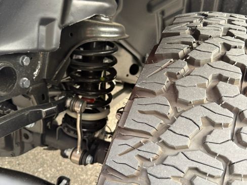 Used 2022 Jeep Wrangler Unlimited Rubicon w/ Xtreme Recon 35" Tire Package AWD/4WD image 15