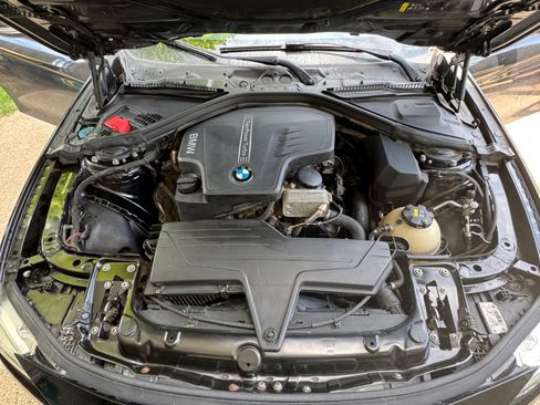 Used 2018 BMW 320i xDrive Sedan AWD/4WD image 9