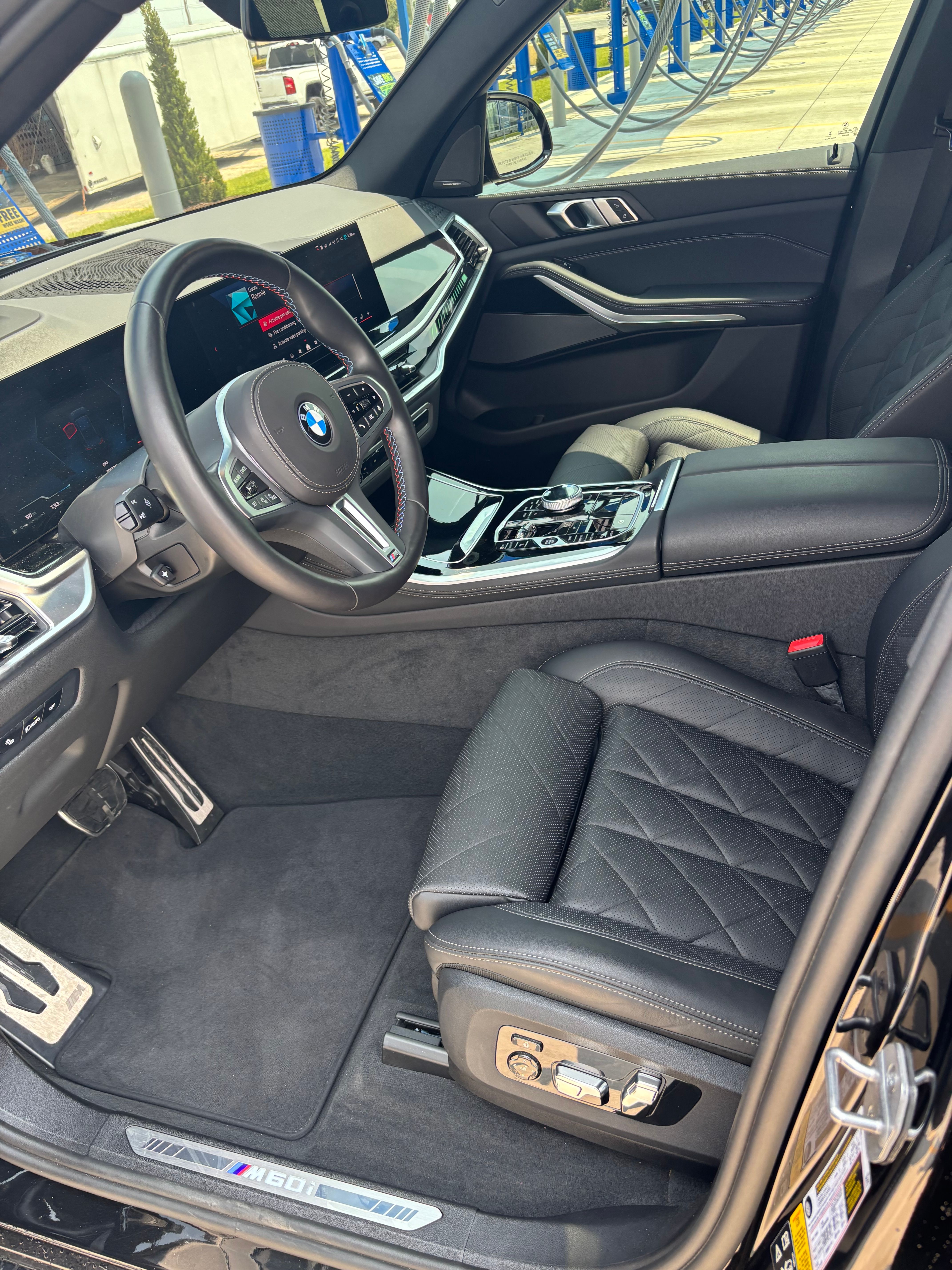 Used 2024 BMW X5 M60i AWD/4WD image 2