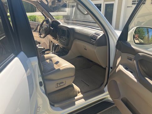 Used 2002 Toyota Land Cruiser AWD/4WD image 9