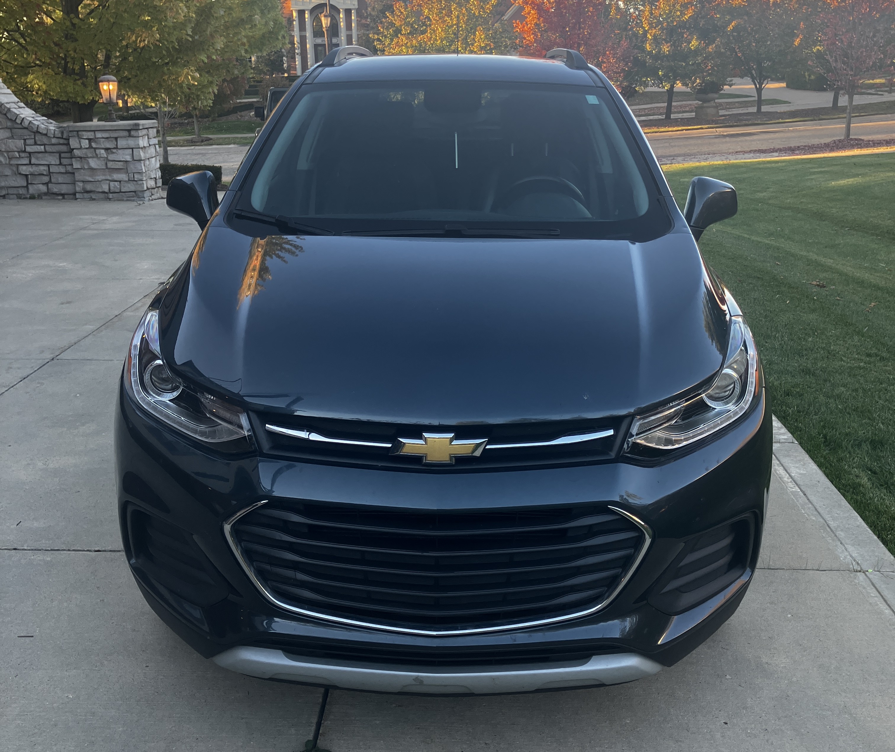 Used 2022 Chevrolet Trax LT w/ Driver Confidence Package AWD/4WD image 2