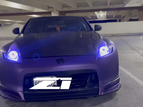 Used 2010 Nissan 370Z Touring w/ Sport Pkg image 2