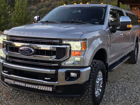 Used 2020 Ford F350 XLT w/ XLT Premium Package image 6