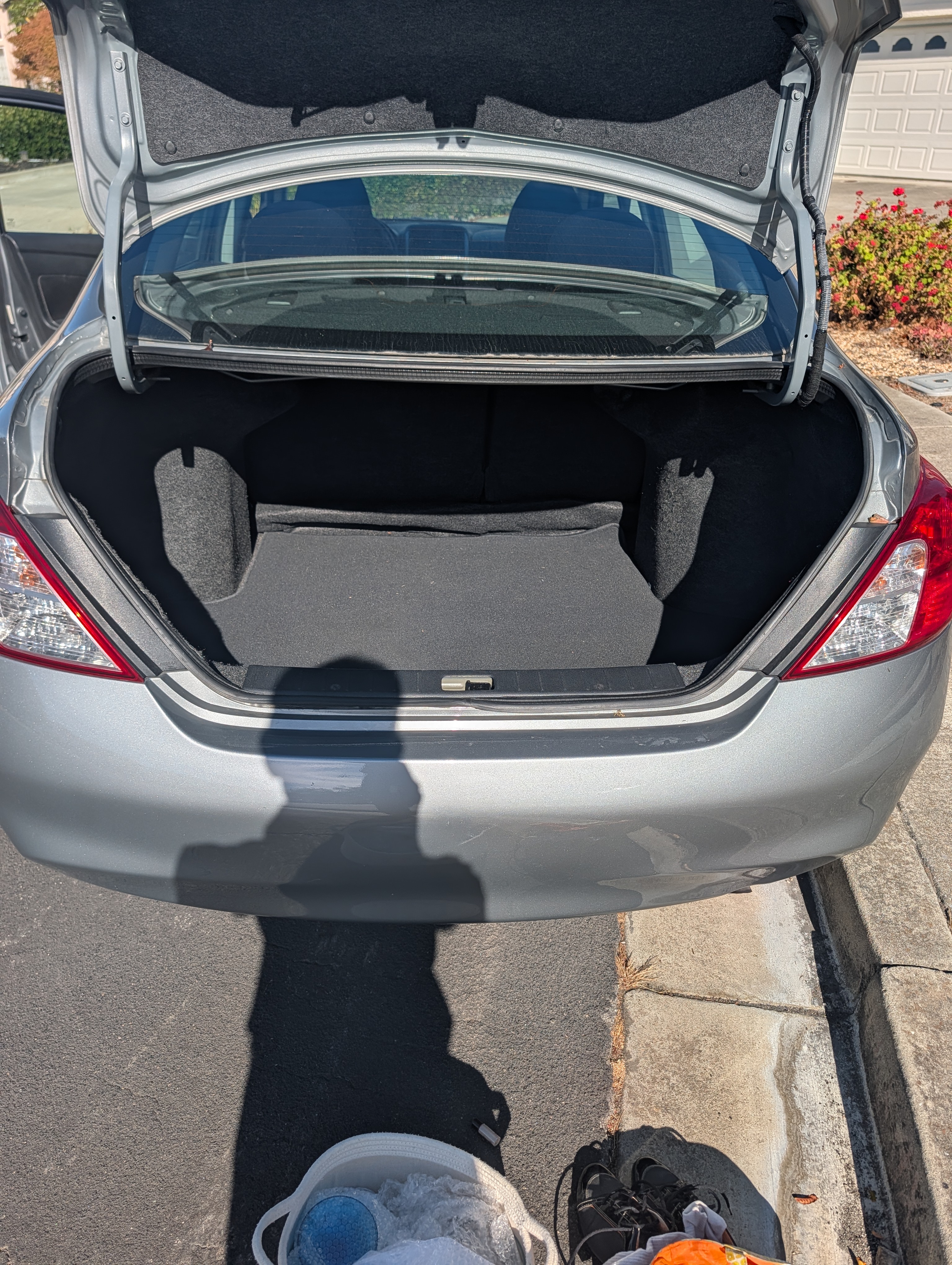 Used 2013 Nissan Versa SV w/ Convenience Pkg FWD image 12