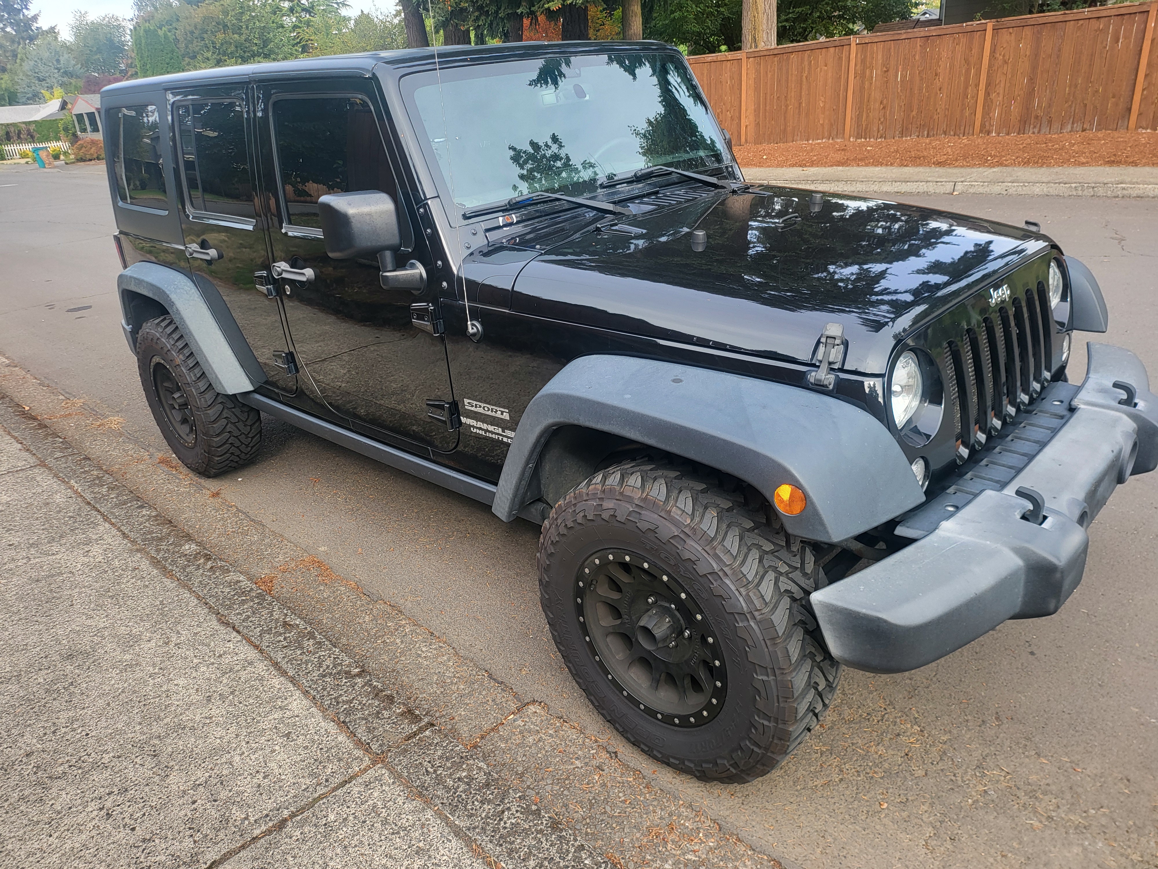 Used 2017 Jeep Wrangler Unlimited Sport w/ Quick Order Package 24S AWD/4WD image 4