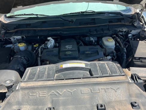 Used 2012 RAM 2500 ST w/ Chrome Appearance Group image 9