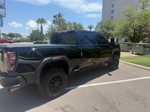 Used 2024 GMC Sierra 2500 AT4X AWD/4WD image 9