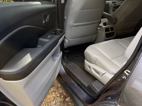 Used 2017 Honda Pilot EX-L image 16