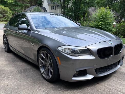 Used 2012 BMW 550i xDrive Sedan AWD/4WD image 4