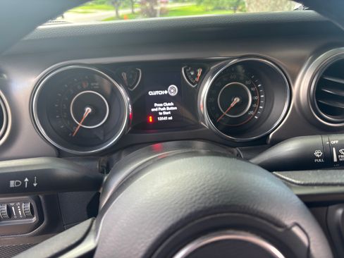 Used 2021 Jeep Wrangler Unlimited Sport image 18