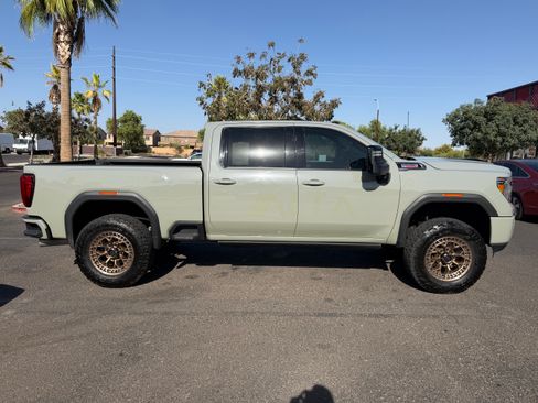 Used 2023 GMC Sierra 2500 AT4 w/ AT4 Preferred Package AWD/4WD image 5