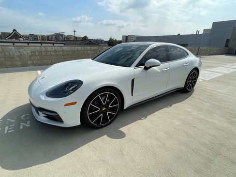 Used 2018 Porsche Panamera 4 AWD/4WD image 1