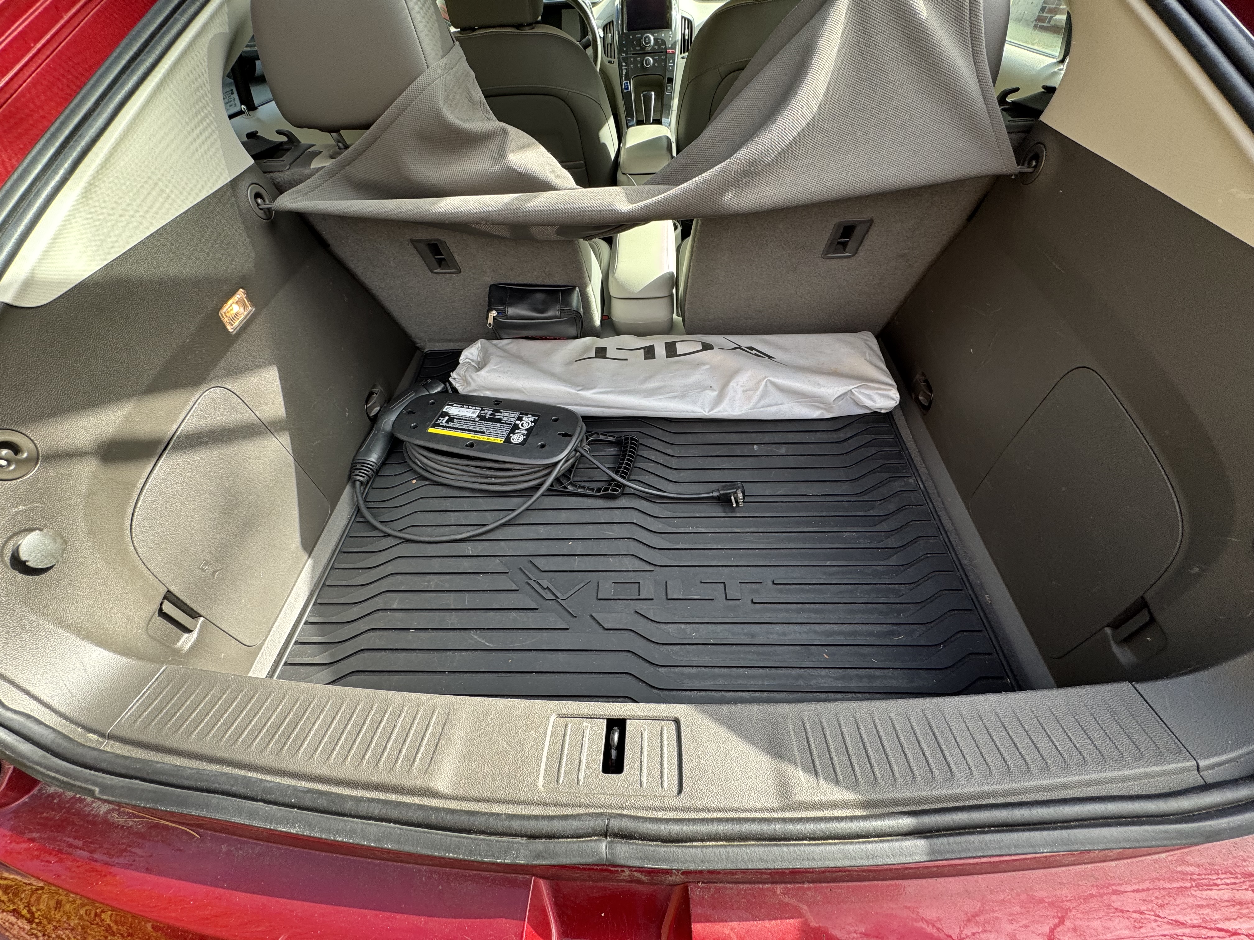 Used 2013 Chevrolet Volt Premium w/ Premium Trim Package FWD image 6