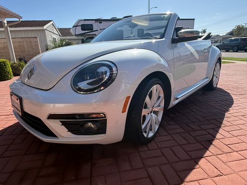 Used 2014 Volkswagen Beetle 1.8T FWD image 18