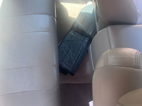 Used 2006 Toyota Camry XLE FWD image 19