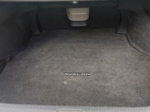 Used 2011 Toyota Avalon Limited image 16