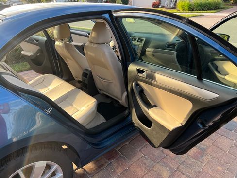 Used 2016 Volkswagen Jetta SE image 10