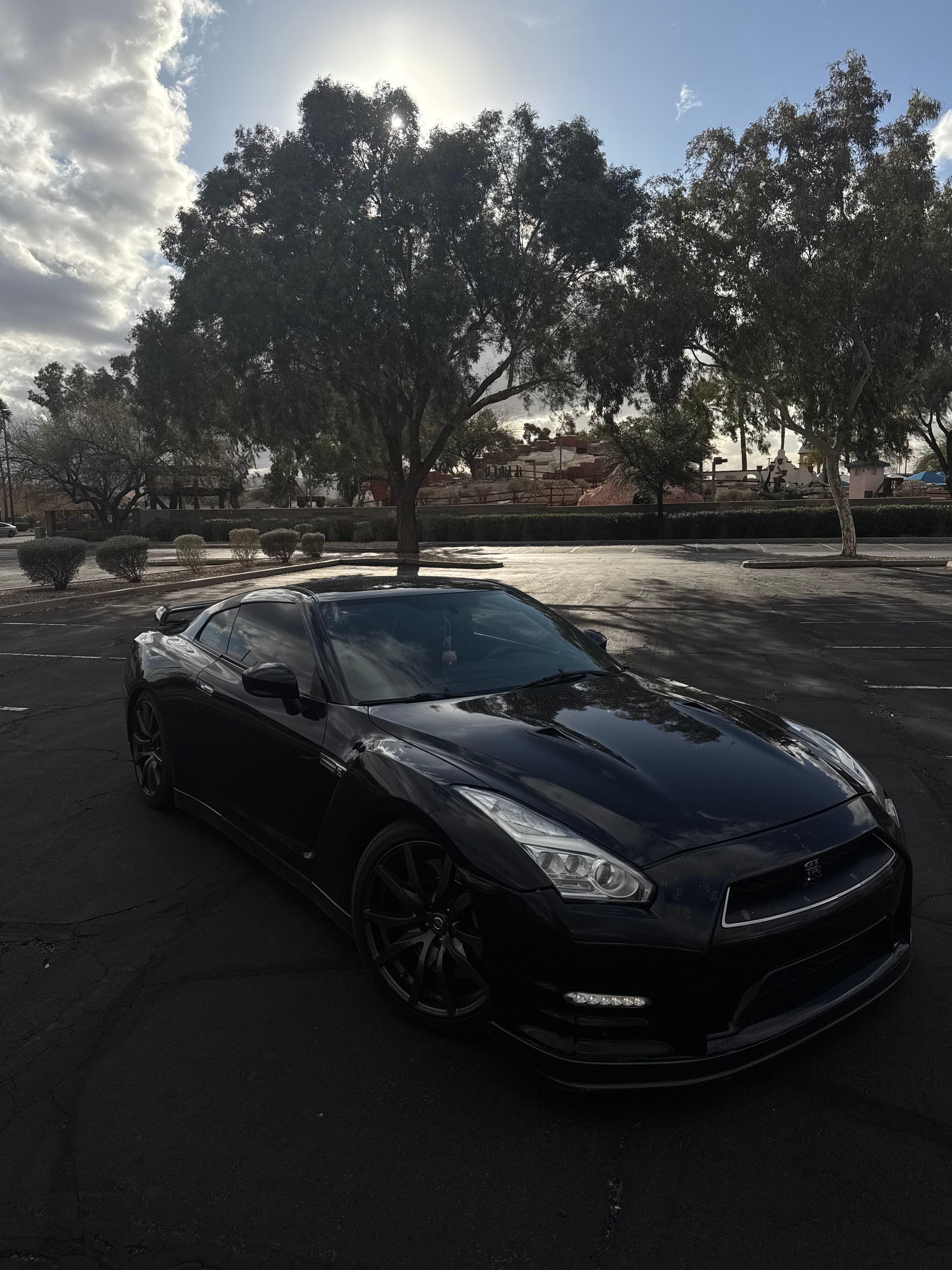 Used 2014 Nissan GT-R Premium w/ Premium Interior Package AWD/4WD image 1
