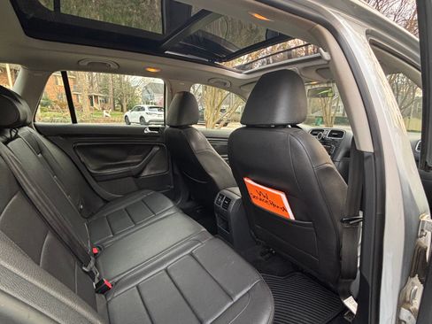 Used 2013 Volkswagen Jetta SE image 8