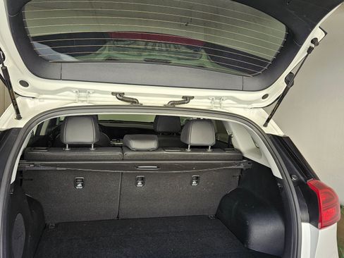 Used 2022 Kia Niro EX Premium w/ Cold Weather Package image 10