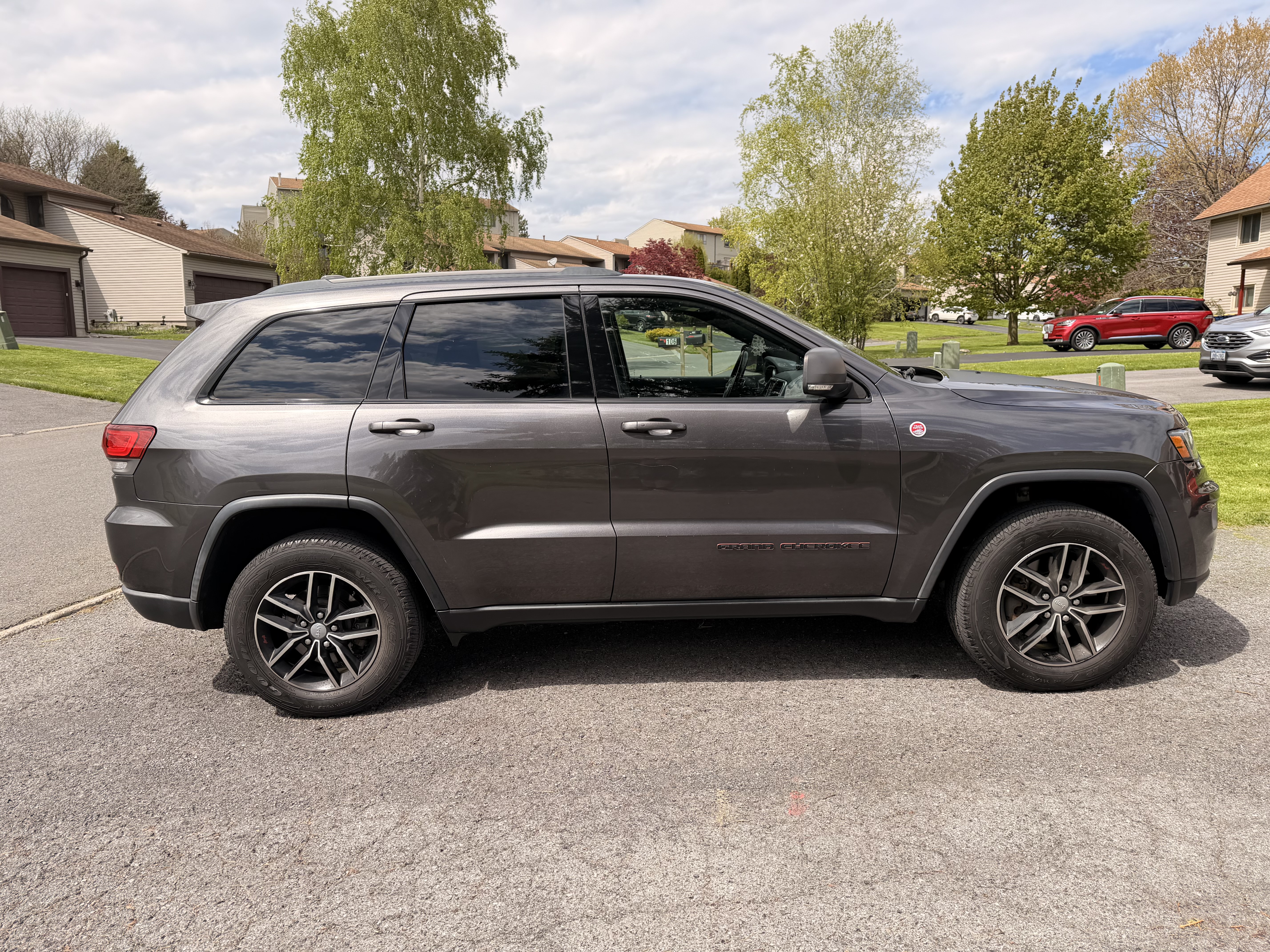 Used 2017 Jeep Grand Cherokee Trailhawk AWD/4WD image 8