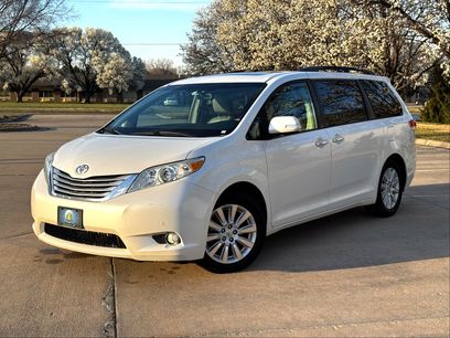 Used 2013 Toyota Sienna Limited w/ Premium Pkg