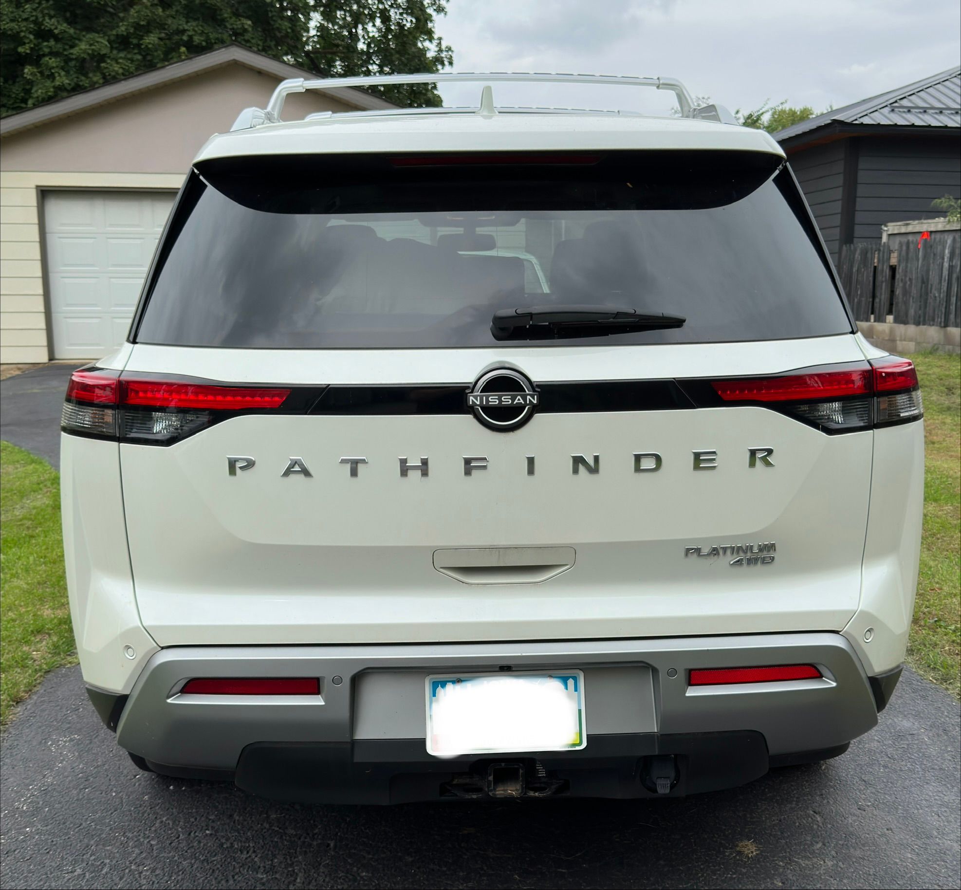 Used 2022 Nissan Pathfinder Platinum w/ Cargo Package AWD/4WD image 10