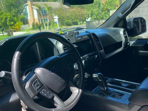 Used 2019 Ford F150 XLT w/ Equipment Group 302A Luxury RWD image 8