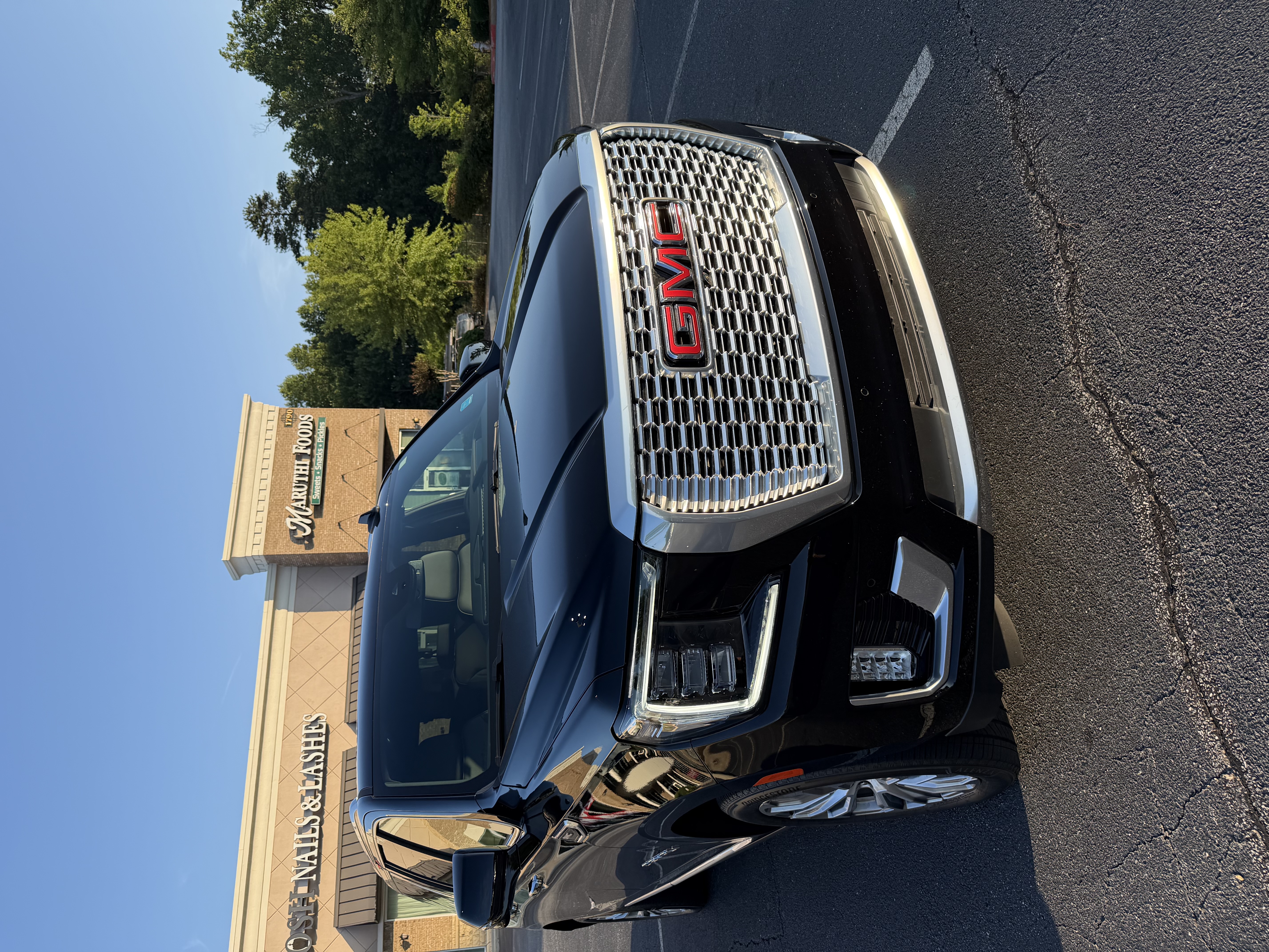 Used 2023 GMC Yukon XL Denali AWD/4WD image 6