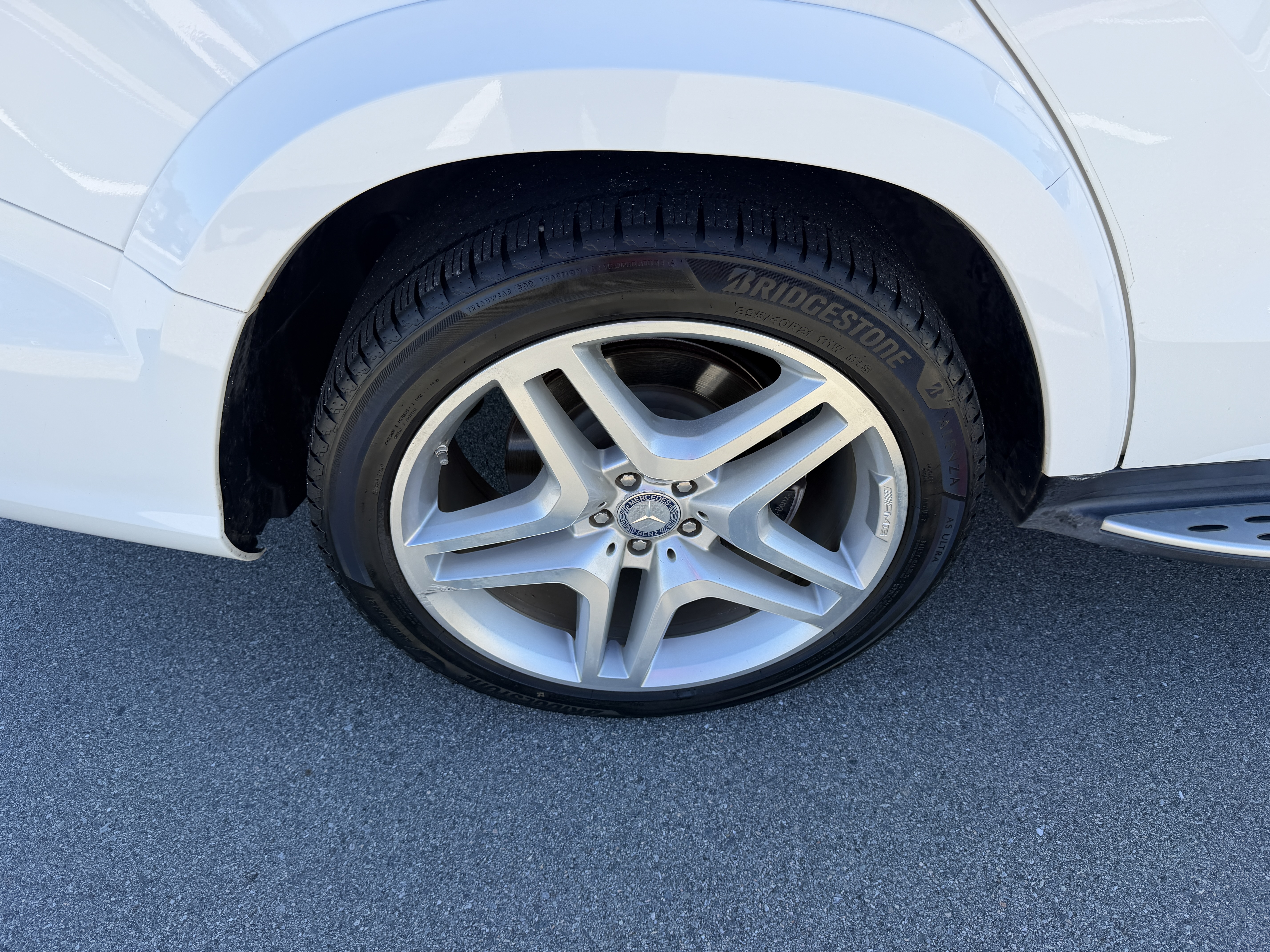 Used 2016 Mercedes-Benz GL 550 4MATIC image 13