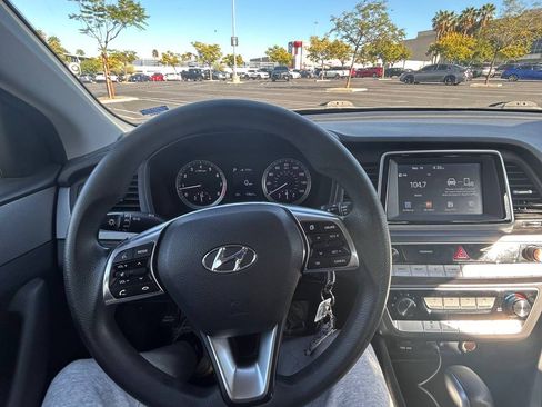 Used 2018 Hyundai Sonata SE FWD image 6