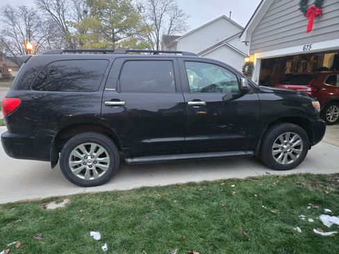 Used 2011 Toyota Sequoia Platinum image 2