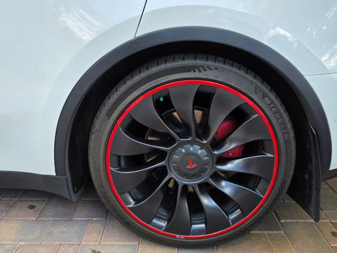 Used 2022 Tesla Model Y Performance image 13