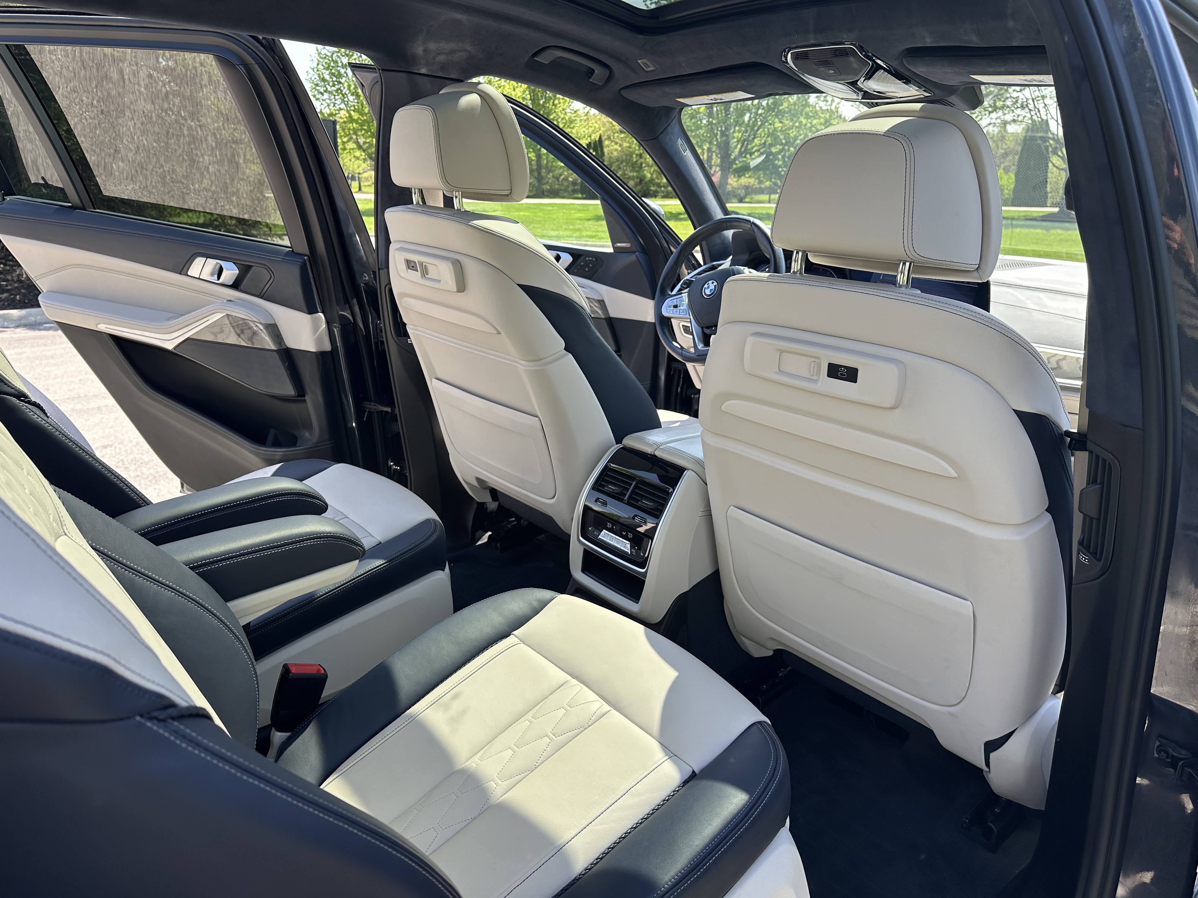 Used 2019 BMW X7 xDrive50i w/ Dynamic Handling Package AWD/4WD image 18