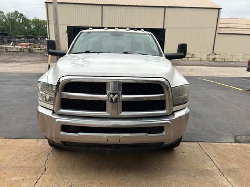 Used 2014 RAM 3500 Tradesman w/ Power & Remote Entry Group image 2