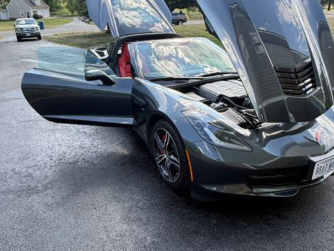 Used 2017 Chevrolet Corvette Stingray Coupe w/ Carbon Flash Badge Package RWD image 11