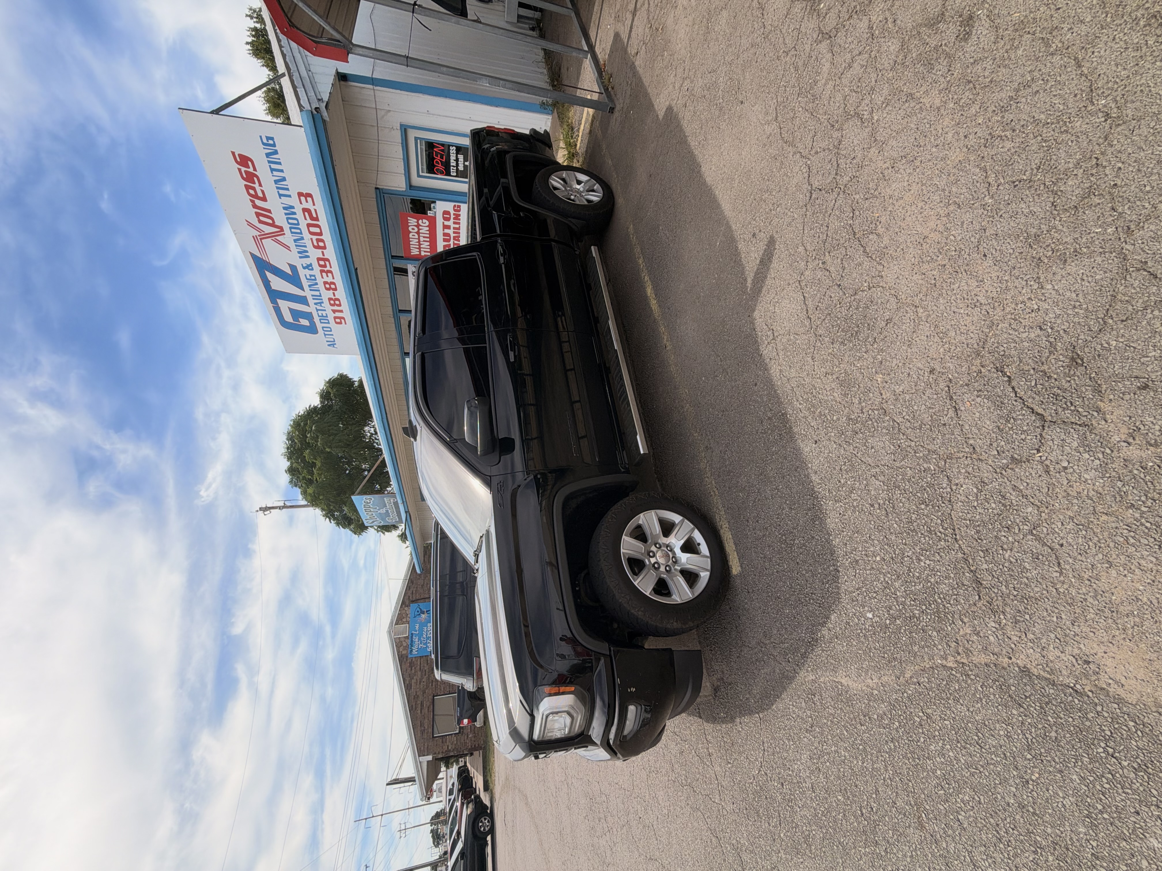 Used 2017 GMC Sierra 1500 SLE w/ SLE Value Package AWD/4WD image 2