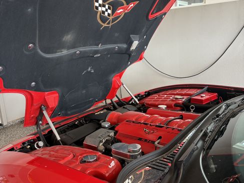 Used 1999 Chevrolet Corvette Convertible w/ Memory Pkg image 19