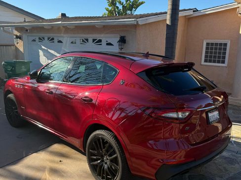 Used 2020 Maserati Levante GranSport image 1