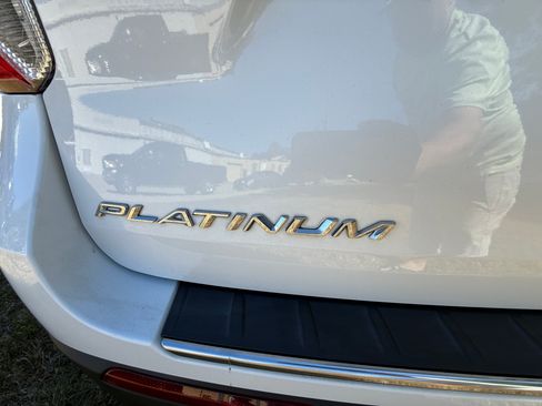 Used 2022 Ford Explorer Platinum w/ Technology Package image 17