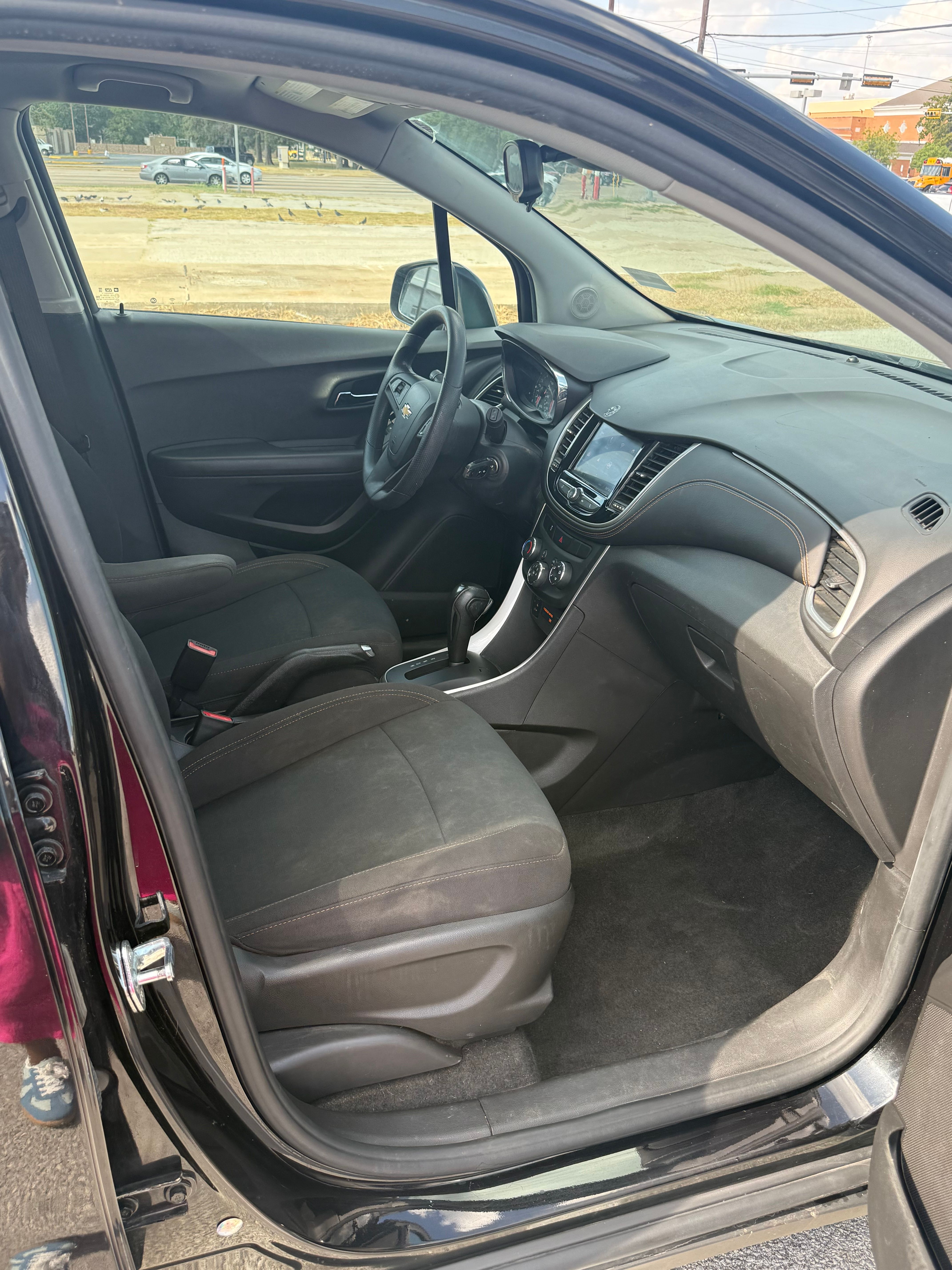 Used 2019 Chevrolet Trax LS FWD image 11