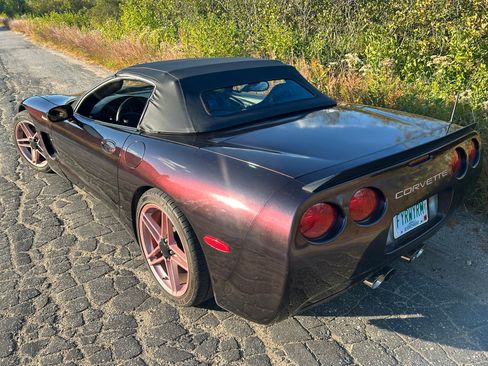 Used 2003 Chevrolet Corvette Convertible w/ Preferred Equipment Group1 image 11