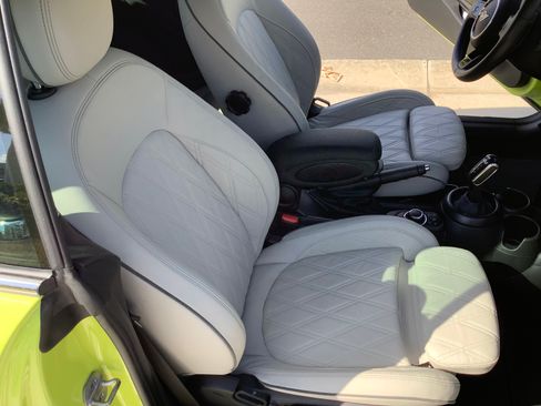 Used 2023 MINI Cooper S w/ Signature Upholstery Package image 9