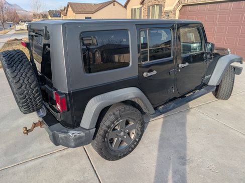 Used 2010 Jeep Wrangler Unlimited Sport image 2