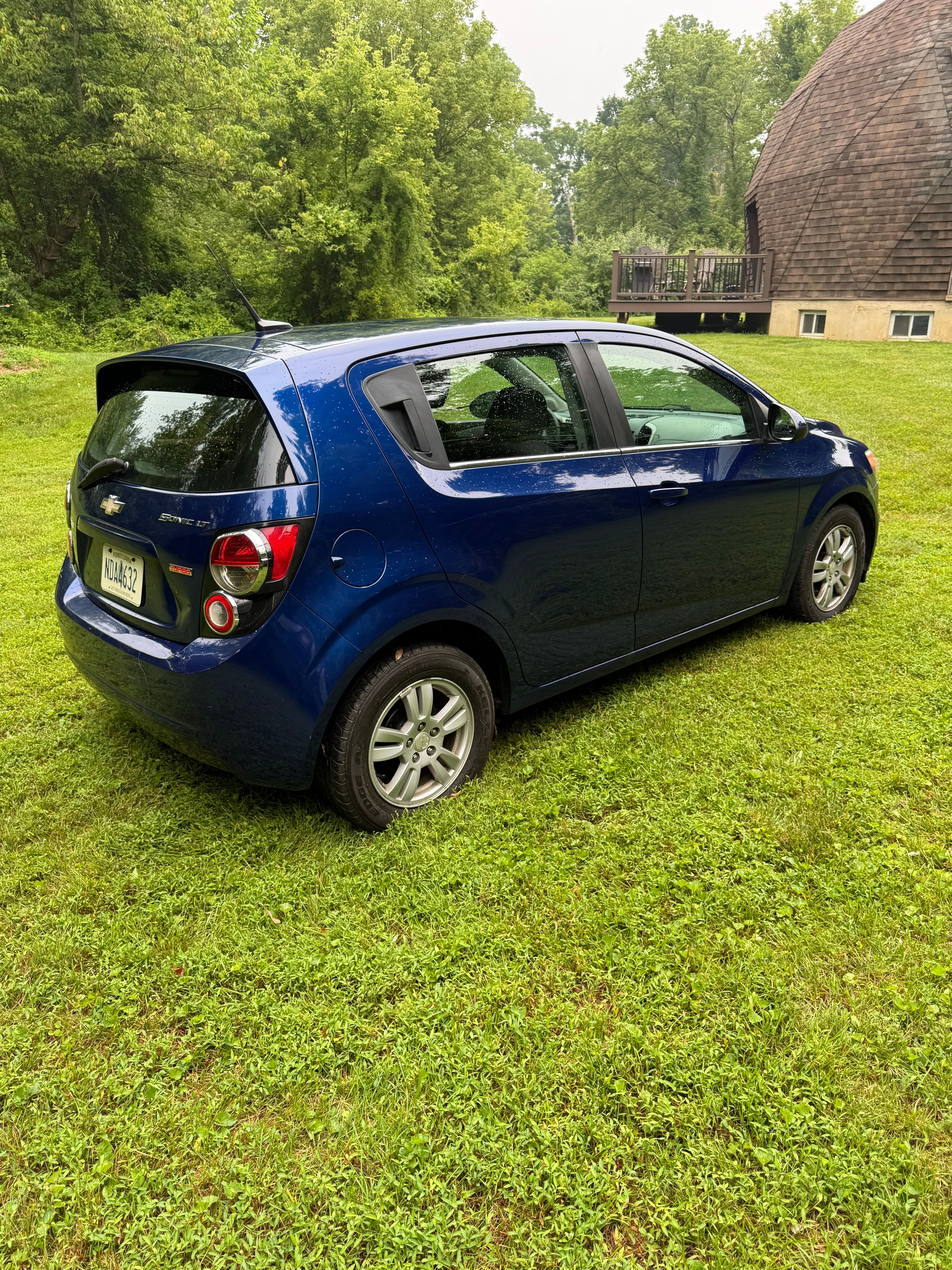 Used 2014 Chevrolet Sonic LT w/ Fun and Sun Package FWD image 5