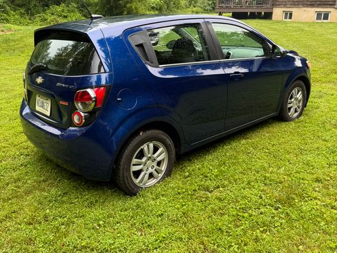 Used 2014 Chevrolet Sonic LT w/ Fun and Sun Package FWD image 5