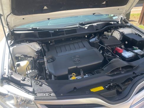 Used 2013 Toyota Venza XLE w/ XLE Premium Pkg image 9