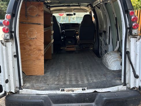 Used 2007 Chevrolet Express 1500 RWD image 5