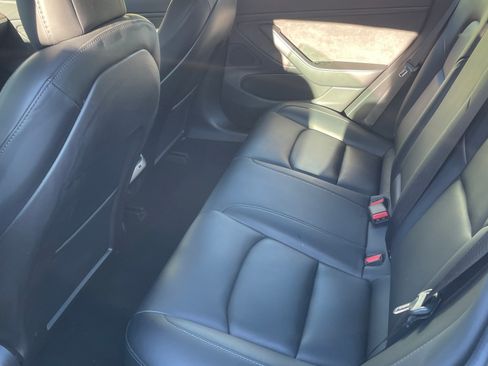 Used 2019 Tesla Model 3 Standard Range Plus image 10