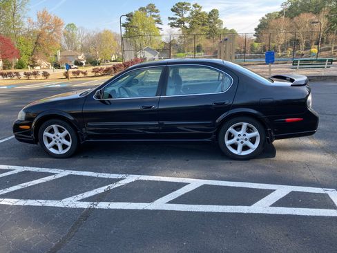 Used 2003 Nissan Maxima SE image 2